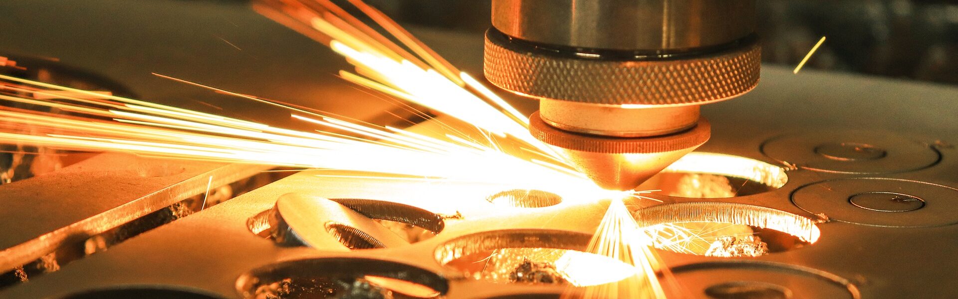 laser-cut-metal-4373878_1920